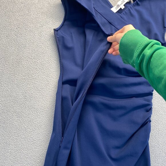 Diane von Furstenberg Cap Sleeve Ruched Jersey Dress Navy Size 6 - Picture 8 of 11